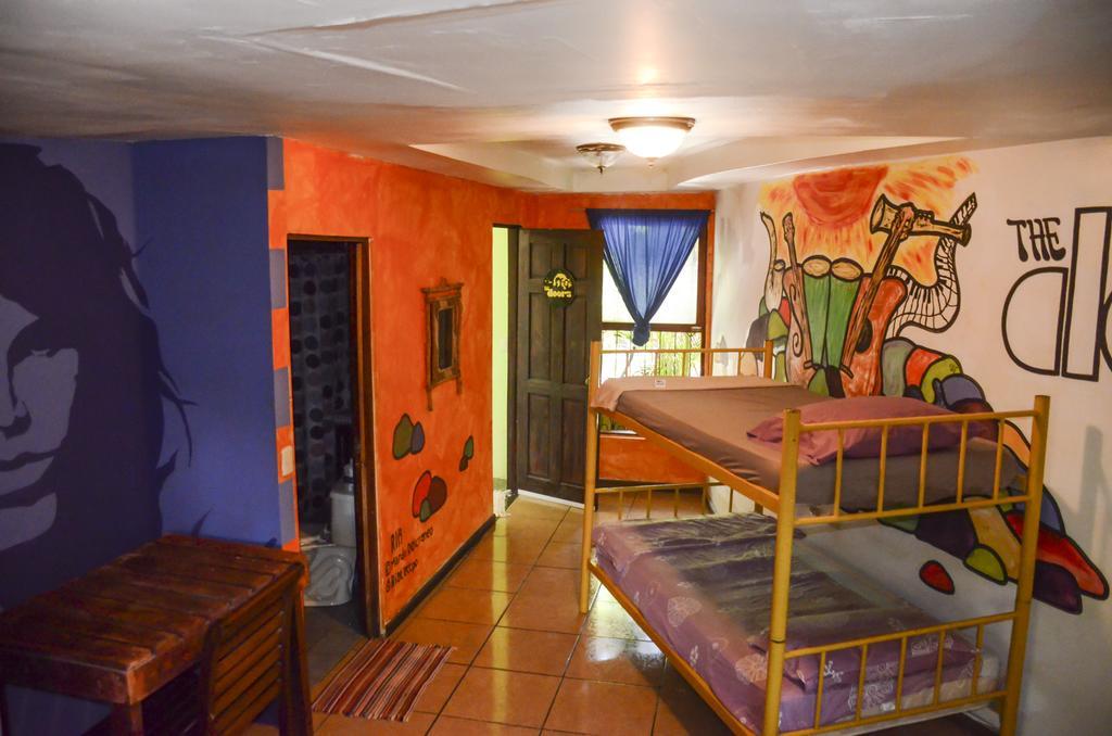 Pura Vida Hostel Tamarindo Exterior photo